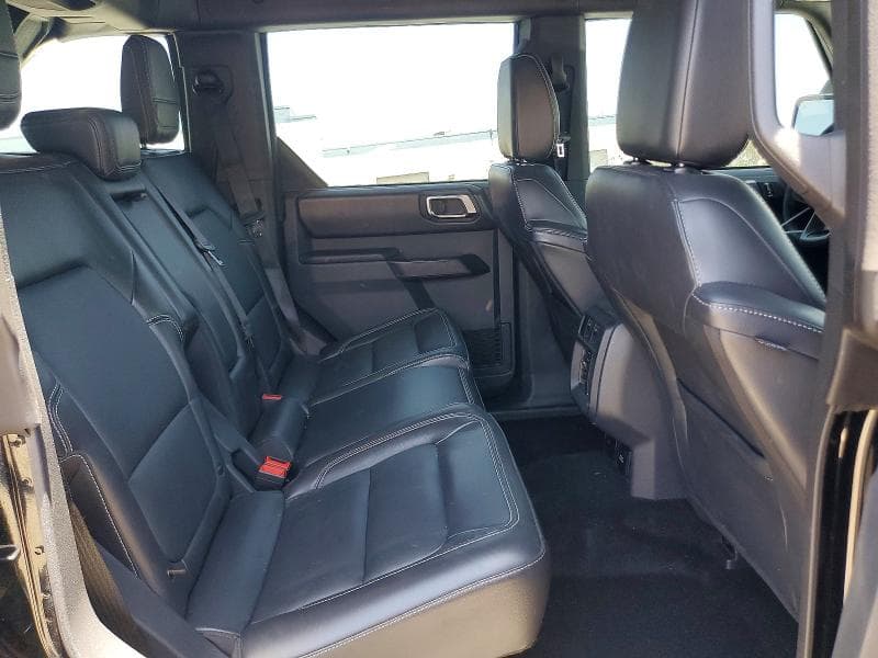 2025 FORD BRONCO OUTER BANKS 11