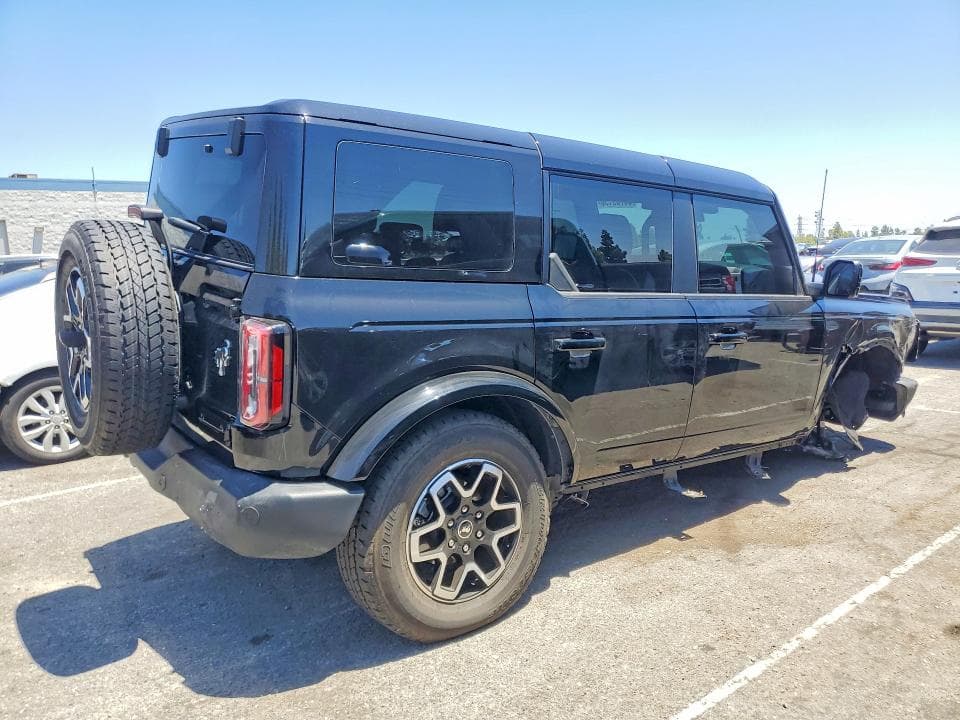 2025 FORD BRONCO OUTER BANKS 3