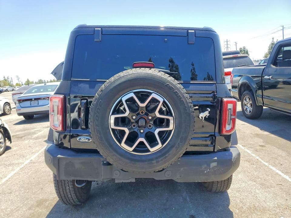 2025 FORD BRONCO OUTER BANKS 6