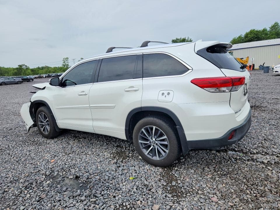2018 TOYOTA HIGHLANDER XLE 2