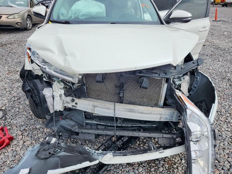 2018 TOYOTA HIGHLANDER XLE 11
