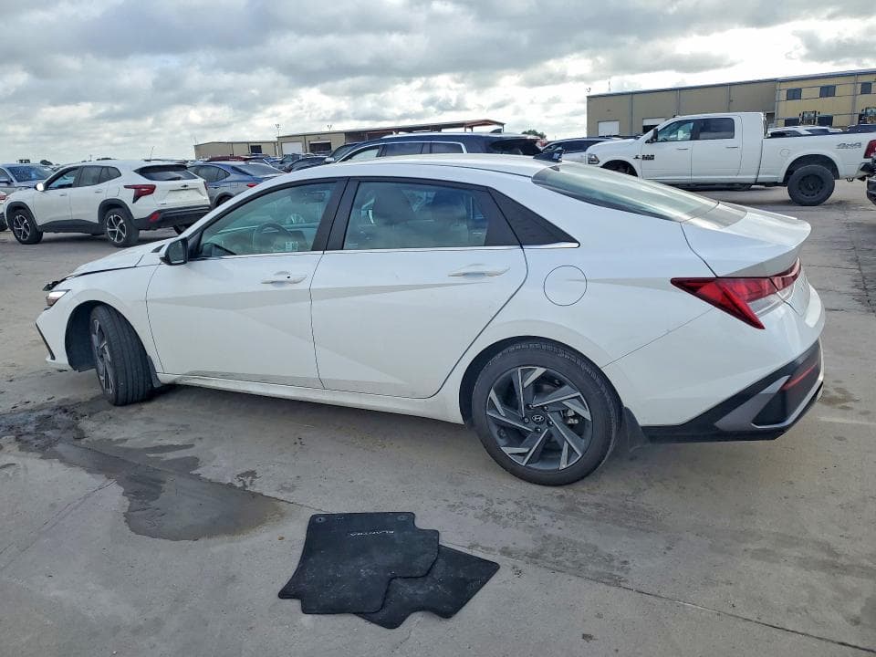 2024 HYUNDAI ELANTRA SEL 2