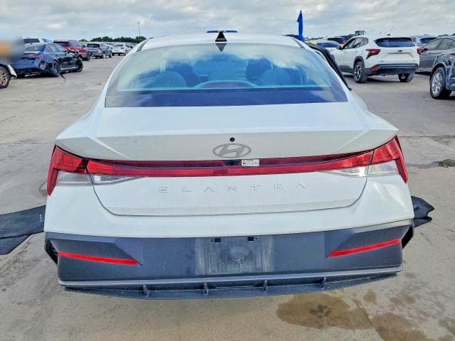 2024 HYUNDAI ELANTRA SEL 6