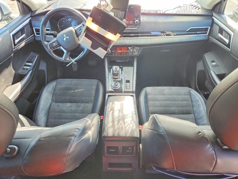 2023 MITSUBISHI OUTLANDER SE SE 8