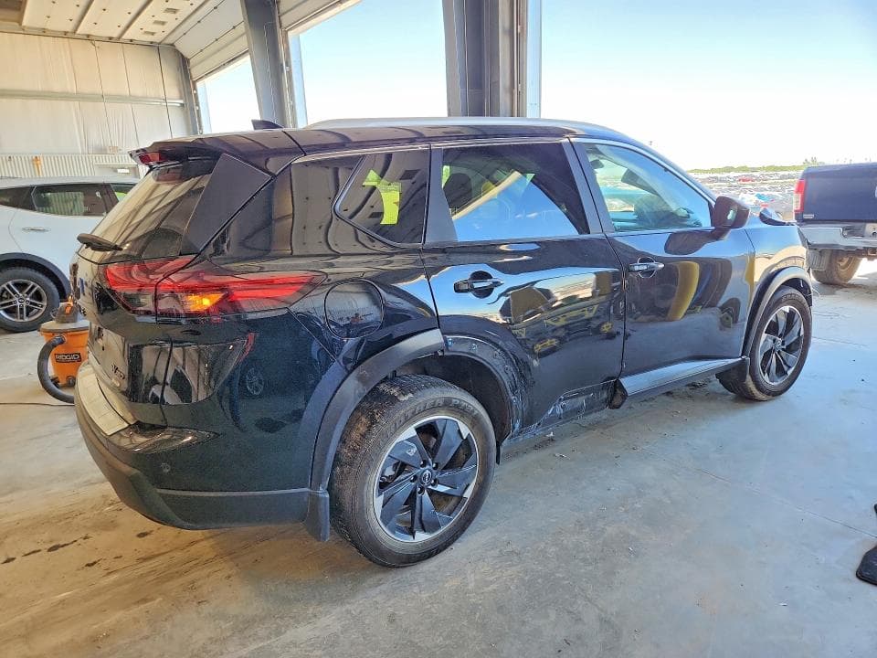 2024 NISSAN ROGUE SV 3