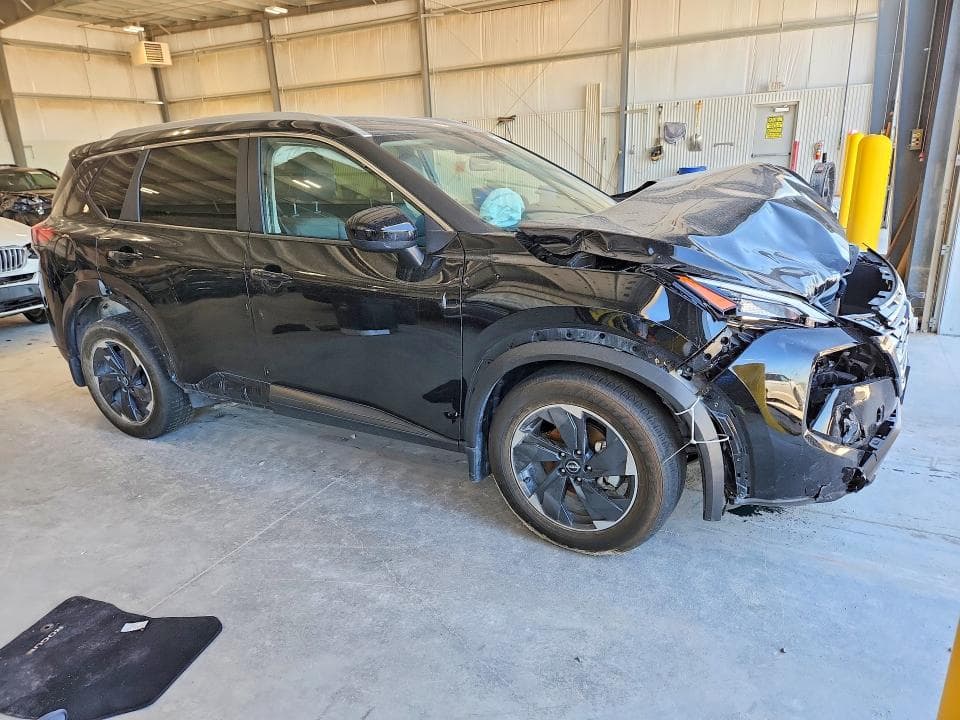 2024 NISSAN ROGUE SV 4