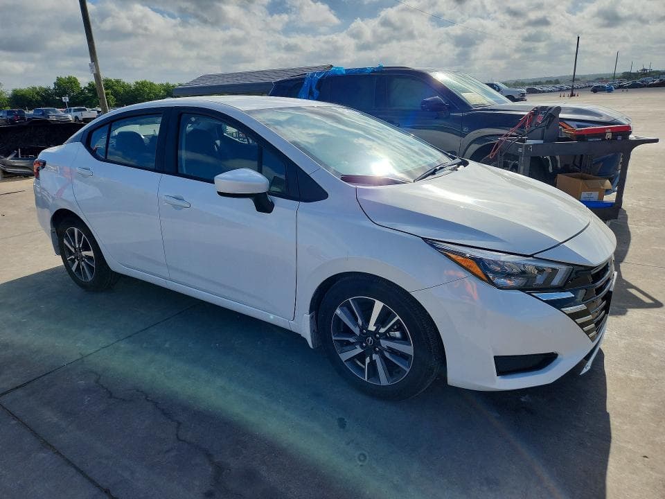 2025 NISSAN VERSA SV 4