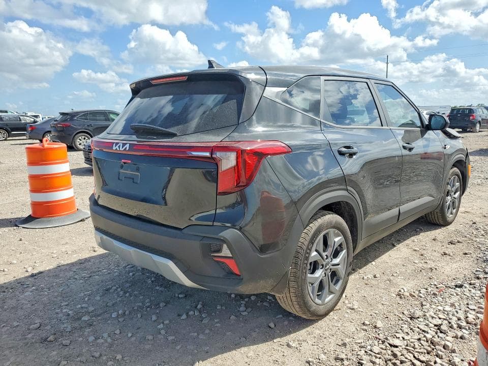 2026 KIA SELTOS LX LX 3