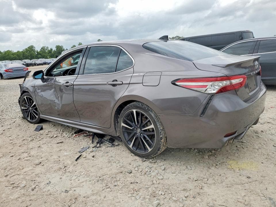 2019 TOYOTA CAMRY XSE 2