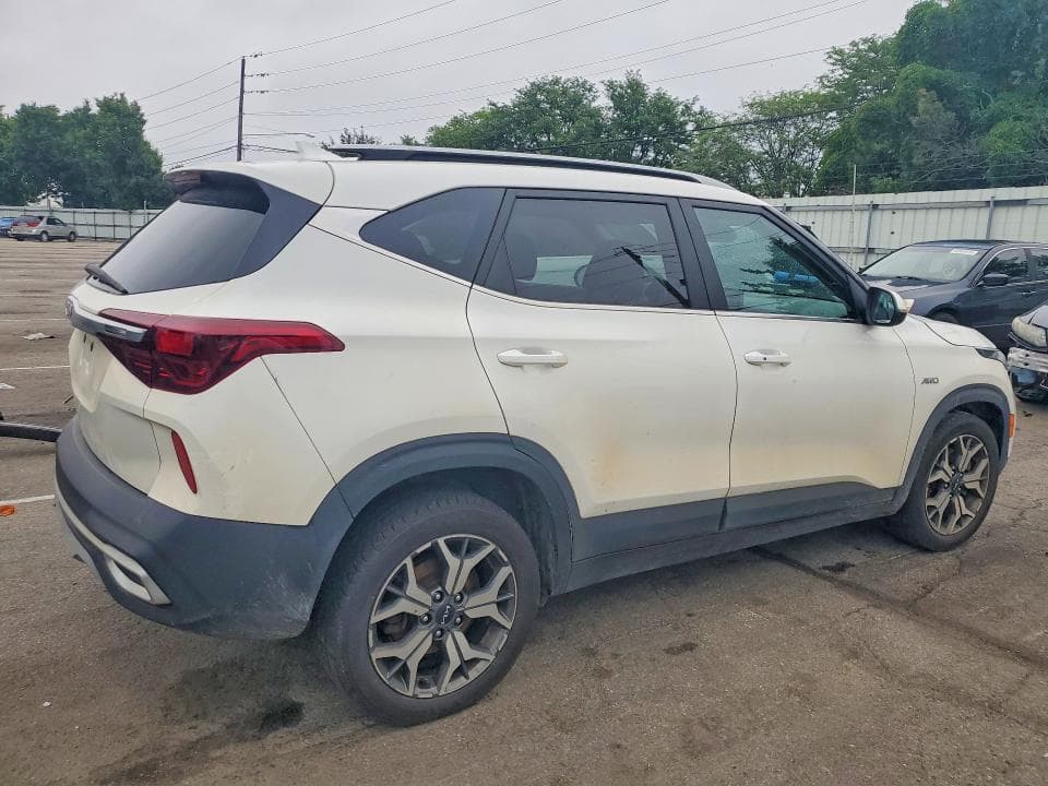 2023 KIA SELTOS EX 3