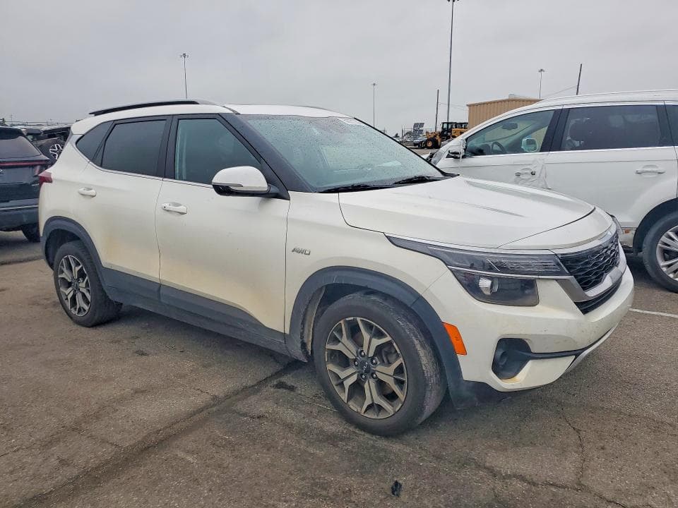2023 KIA SELTOS EX 4