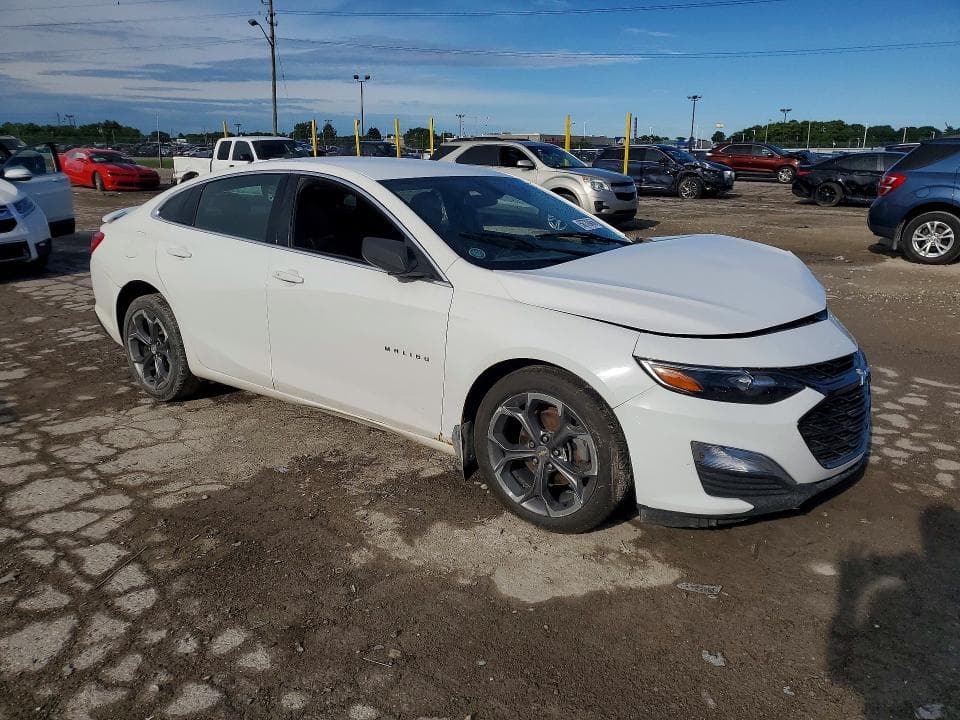 2019 CHEVROLET MALIBU RS 4
