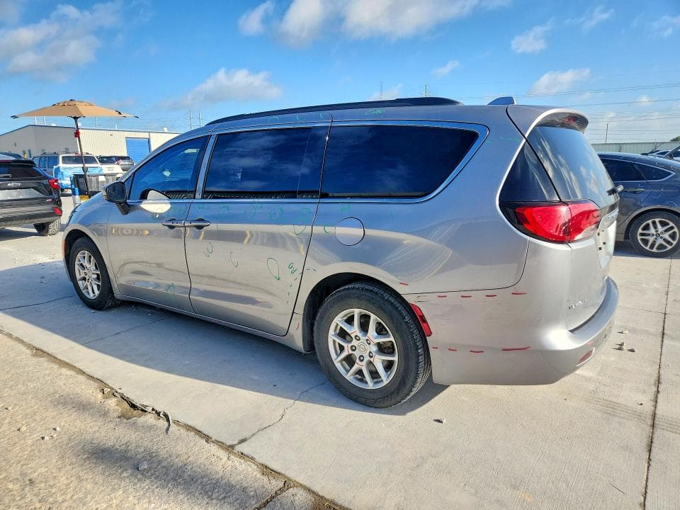2020 CHRYSLER VOYAGER LXI 2