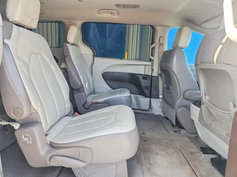 2020 CHRYSLER VOYAGER LXI 11