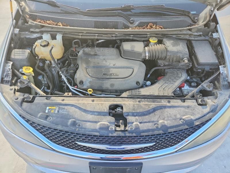 2020 CHRYSLER VOYAGER LXI 12