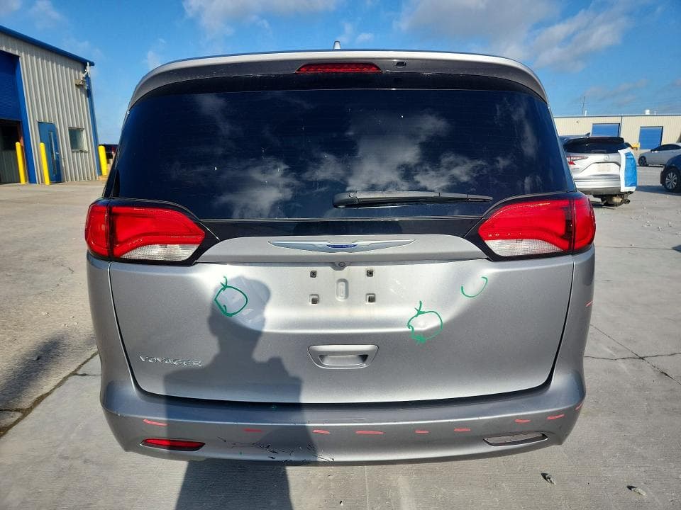 2020 CHRYSLER VOYAGER LXI 6