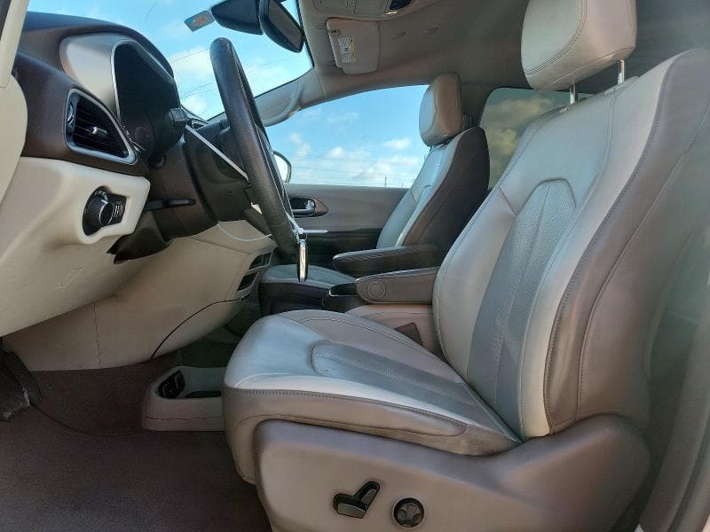 2020 CHRYSLER VOYAGER LXI 7