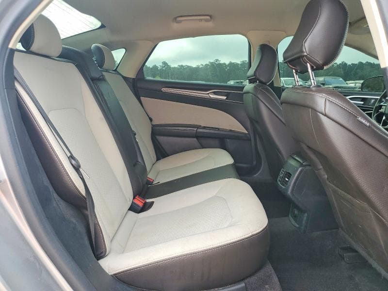 2020 FORD FUSION SE 10