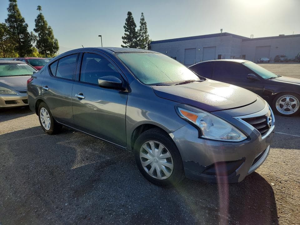 2018 NISSAN VERSA SV SV 4