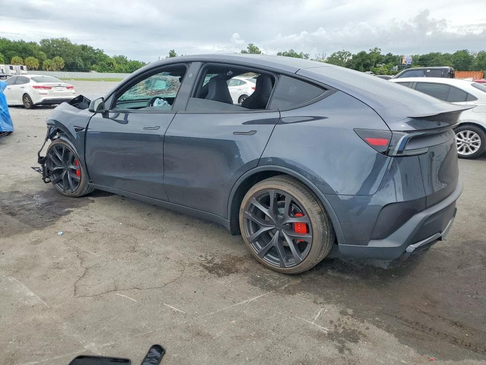 2026 TESLA MODEL Y 2