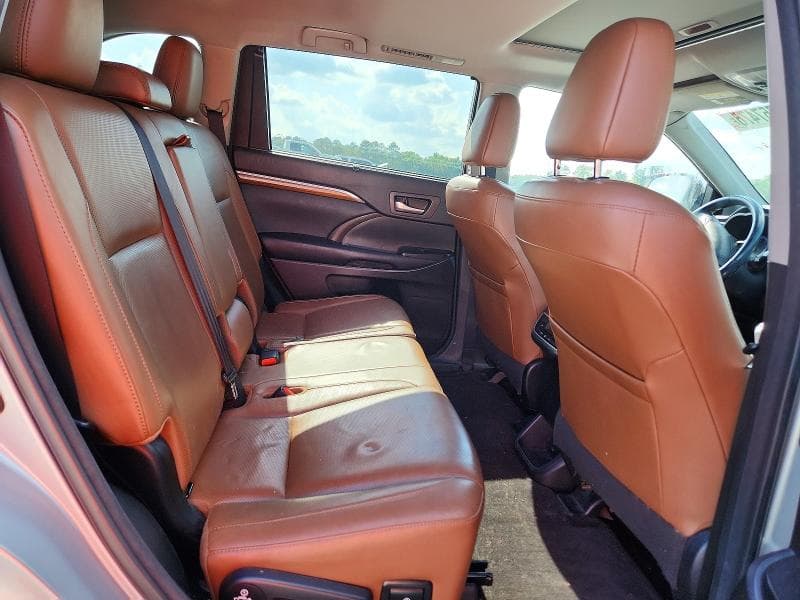 2017 TOYOTA HIGHLANDER LIMITED 11