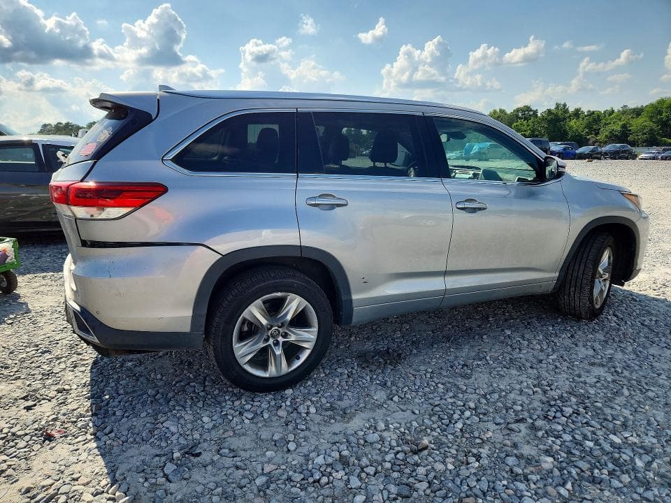 2017 TOYOTA HIGHLANDER LIMITED 3