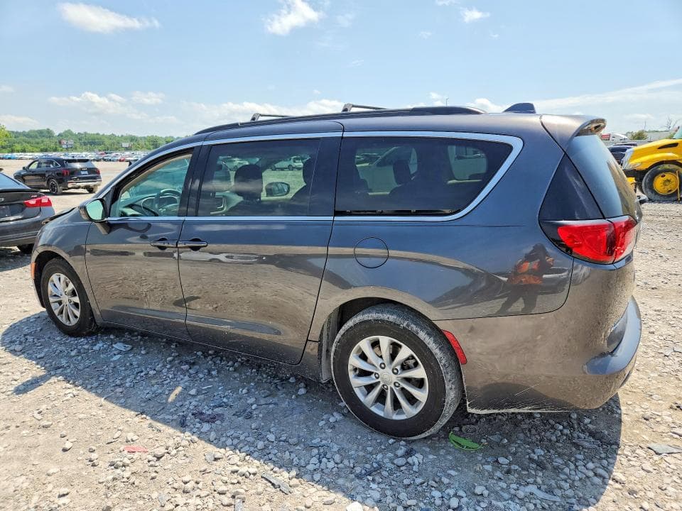 2017 CHRYSLER PACIFICA TOURING 2