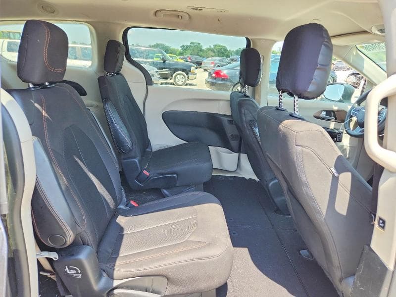 2017 CHRYSLER PACIFICA TOURING 11