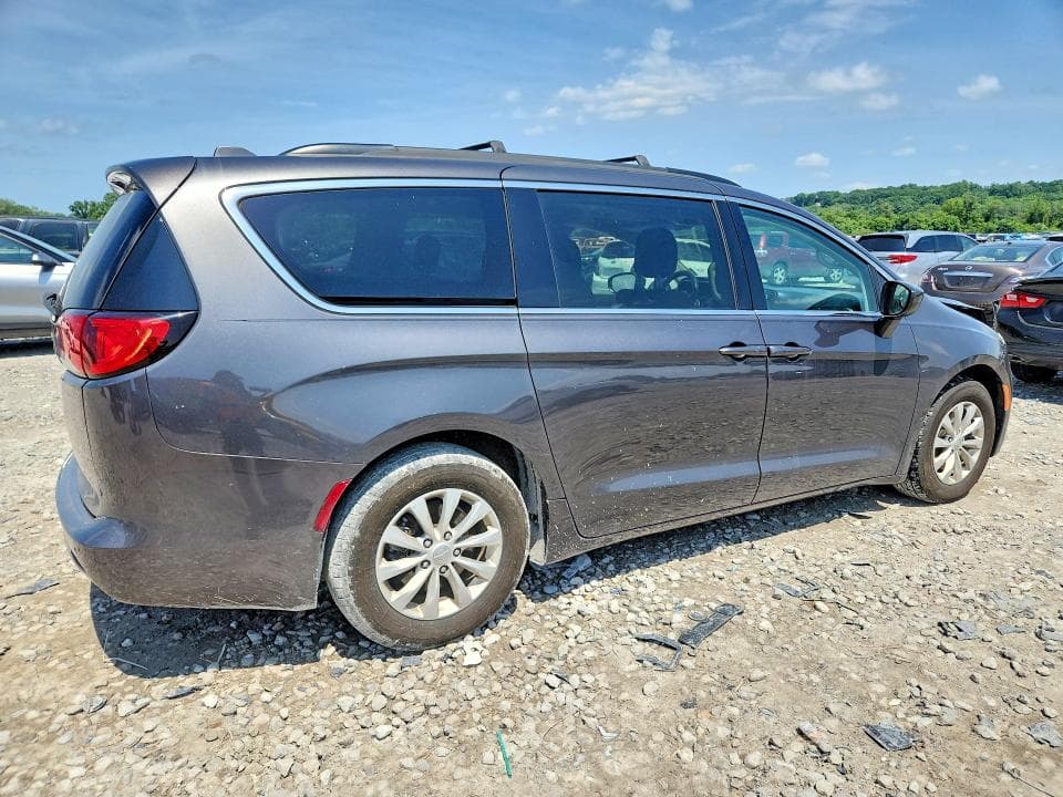 2017 CHRYSLER PACIFICA TOURING 3