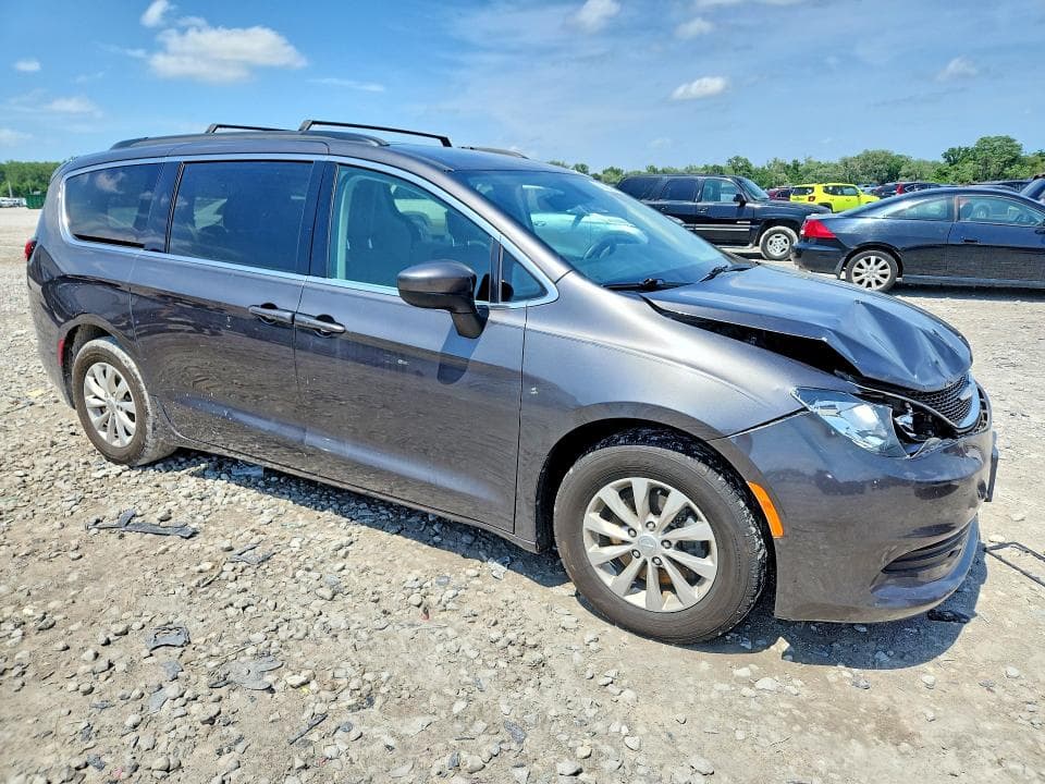 2017 CHRYSLER PACIFICA TOURING 4