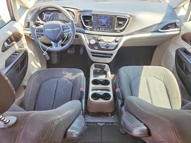 2017 CHRYSLER PACIFICA TOURING 8
