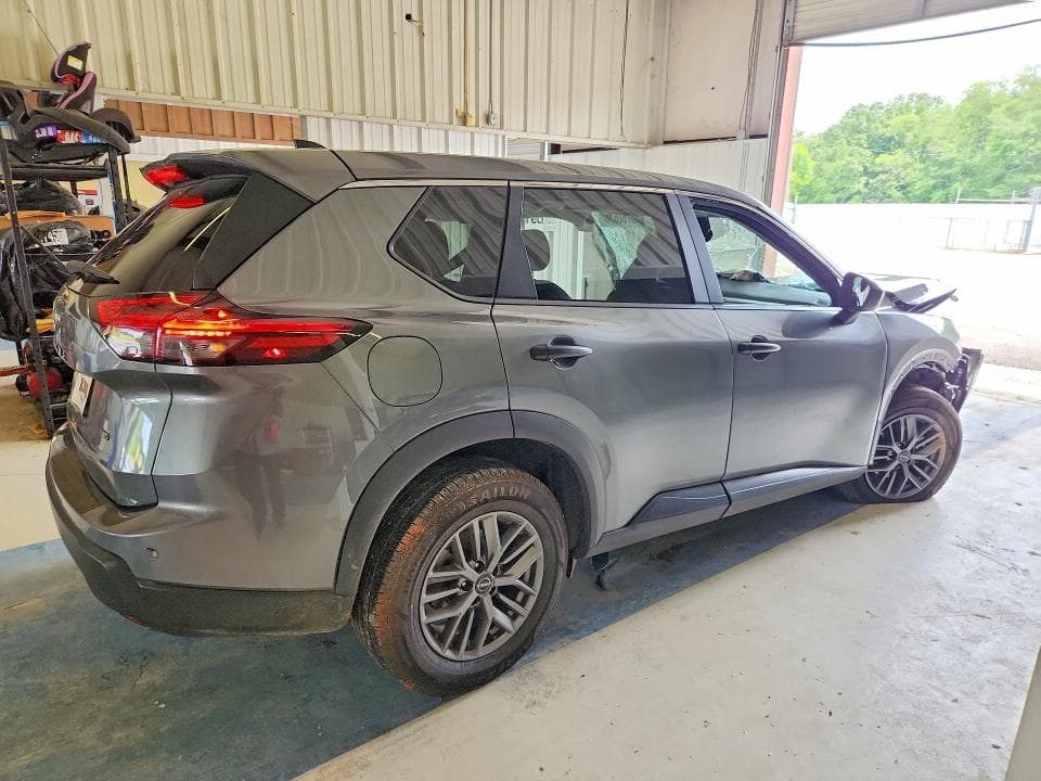 2024 NISSAN ROGUE S 3