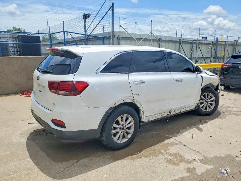 2019 KIA SORENTO LX V6 3