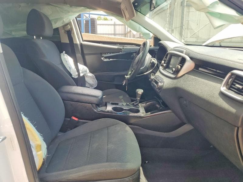 2019 KIA SORENTO LX V6 7