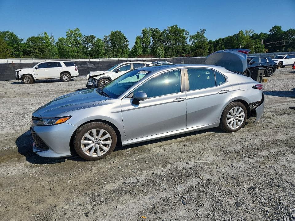 2018 TOYOTA CAMRY LE