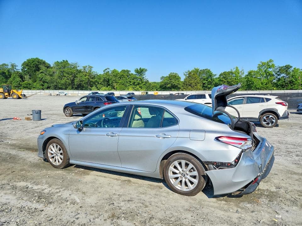 2018 TOYOTA CAMRY LE 2