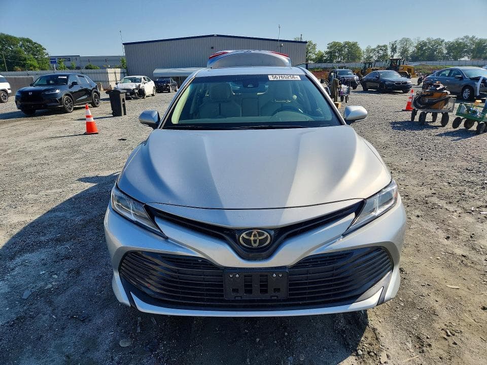 2018 TOYOTA CAMRY LE 5