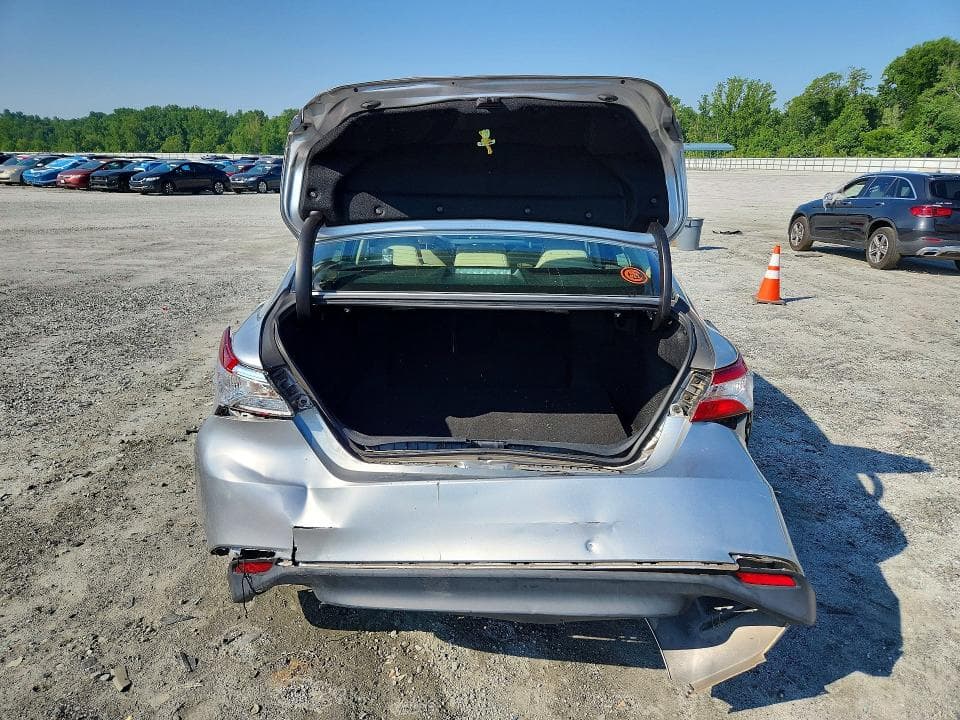 2018 TOYOTA CAMRY LE 6