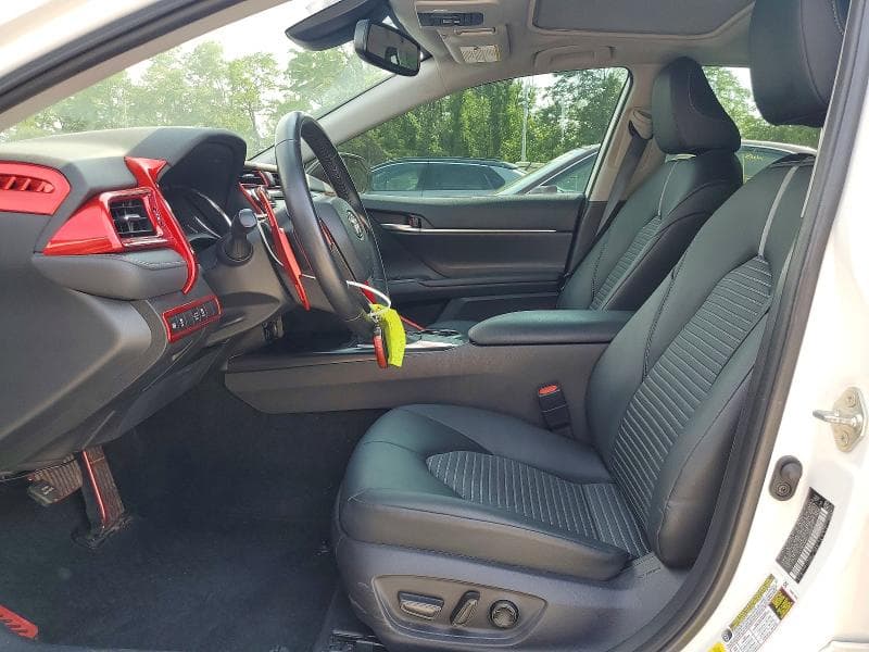 2020 TOYOTA CAMRY SE 7