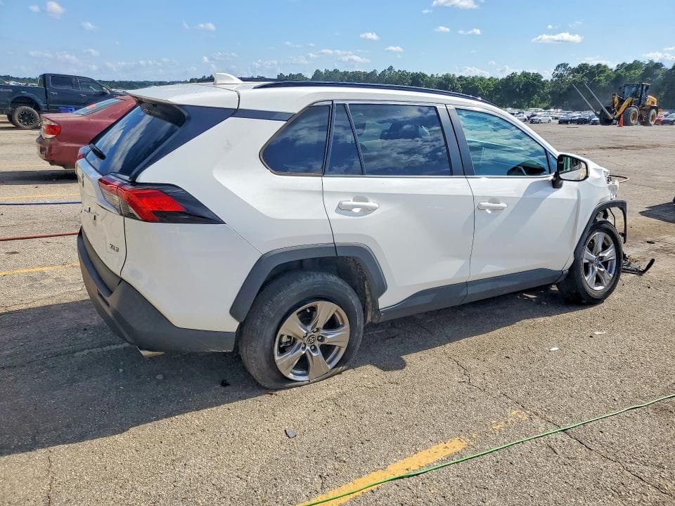 2023 TOYOTA RAV4 XLE XLE 3