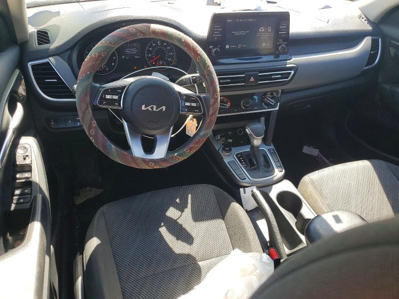 2022 KIA SELTOS LX 8