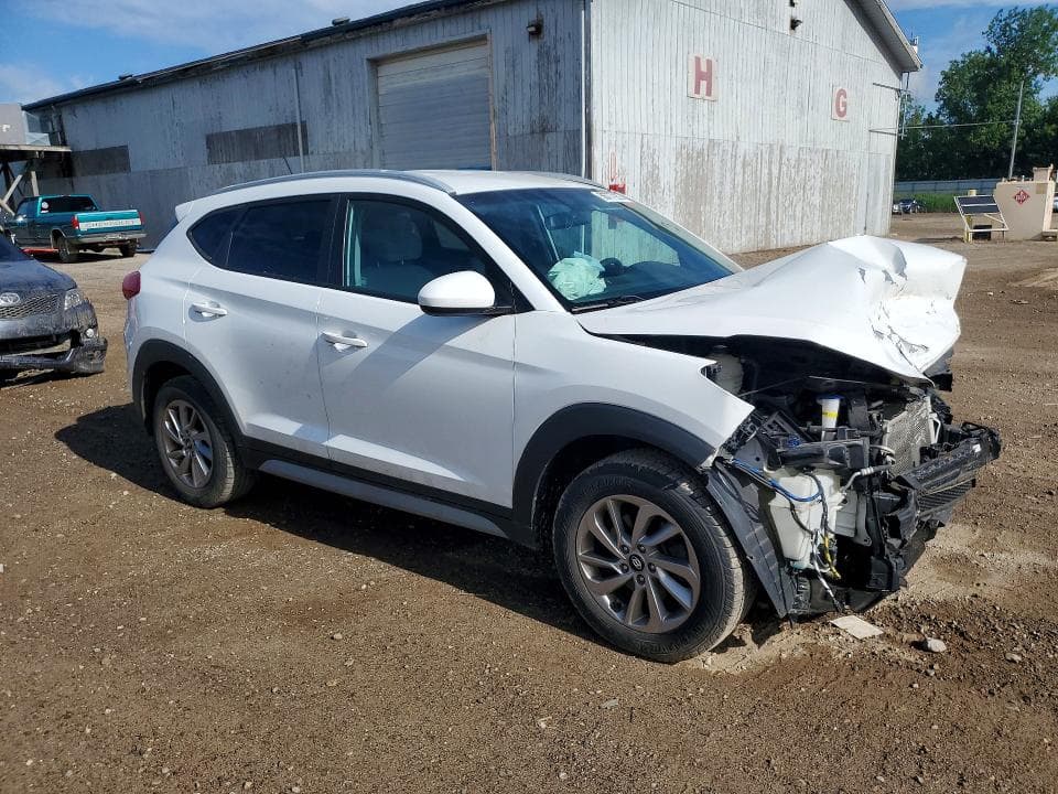 2017 HYUNDAI TUCSON SE 4