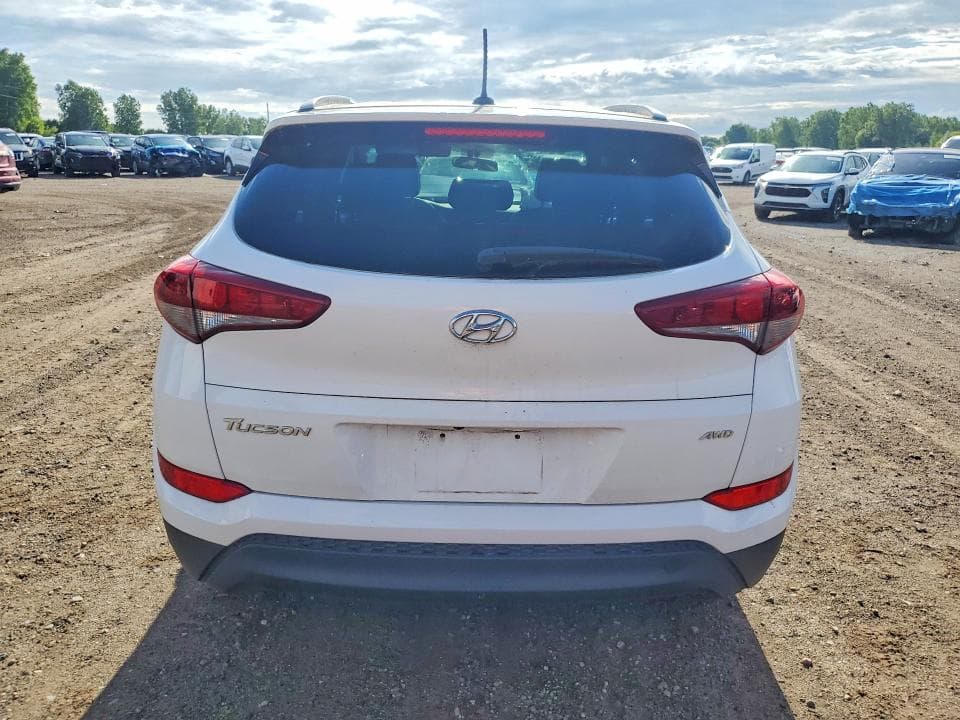 2017 HYUNDAI TUCSON SE 6