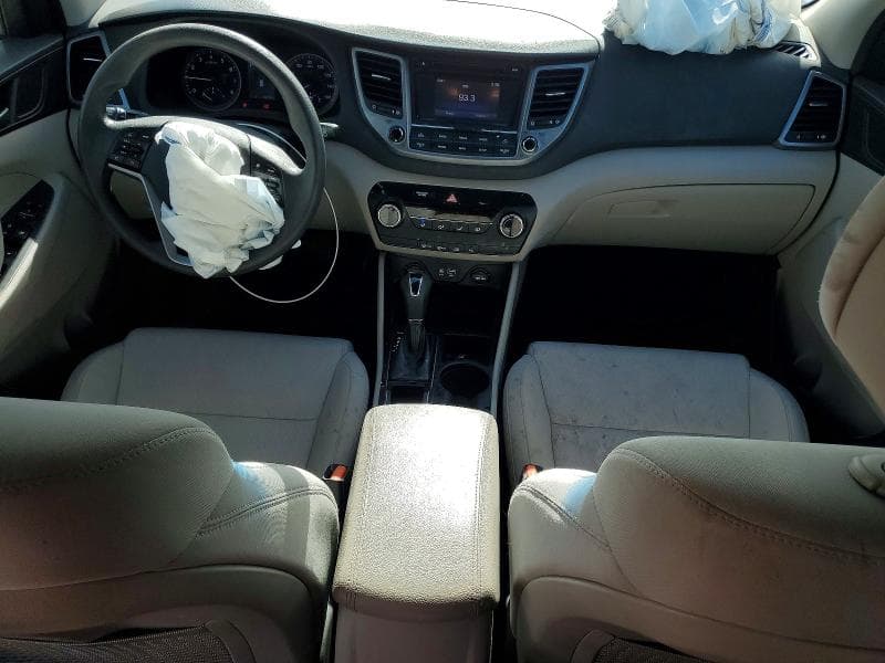 2017 HYUNDAI TUCSON SE 8