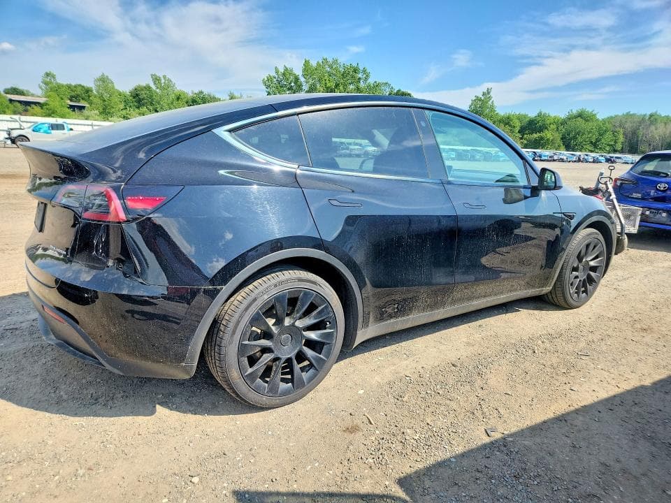 2023 TESLA MODEL Y 3