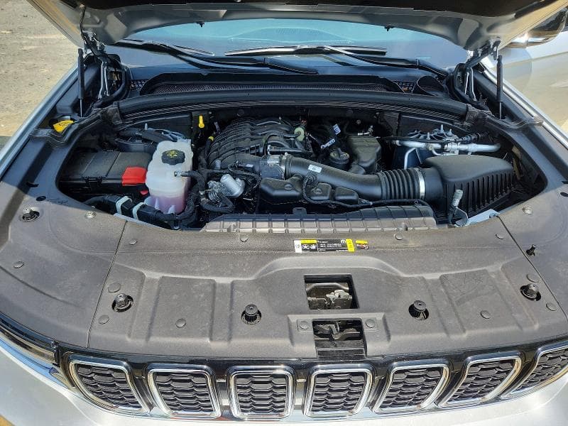 2025 JEEP GRAND CHEROKEE L LIMITED 12