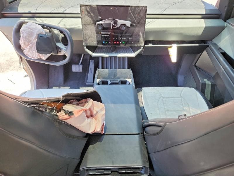 2025 TESLA CYBERTRUCK 8