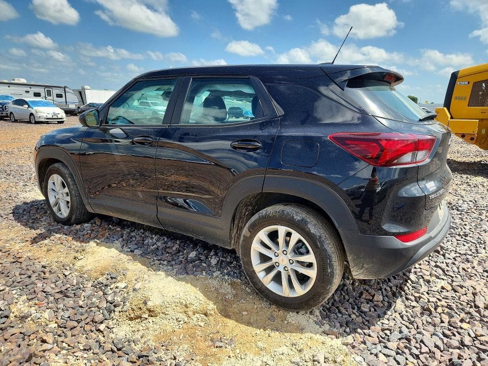 2023 CHEVROLET TRAILBLAZER LS 2
