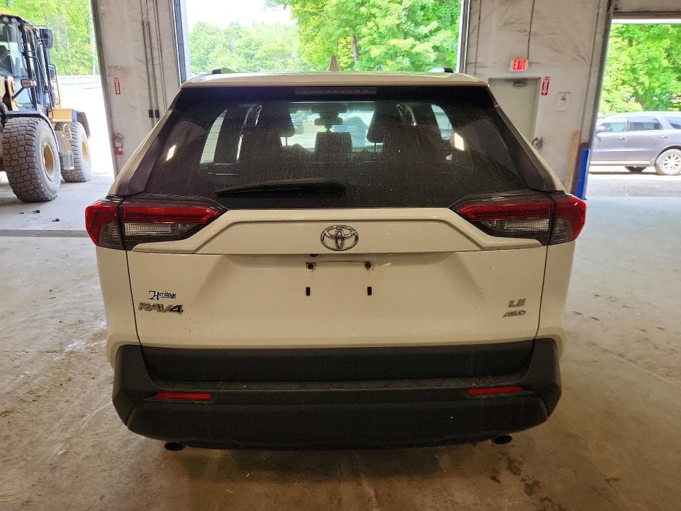2019 TOYOTA RAV4 LE LE 6