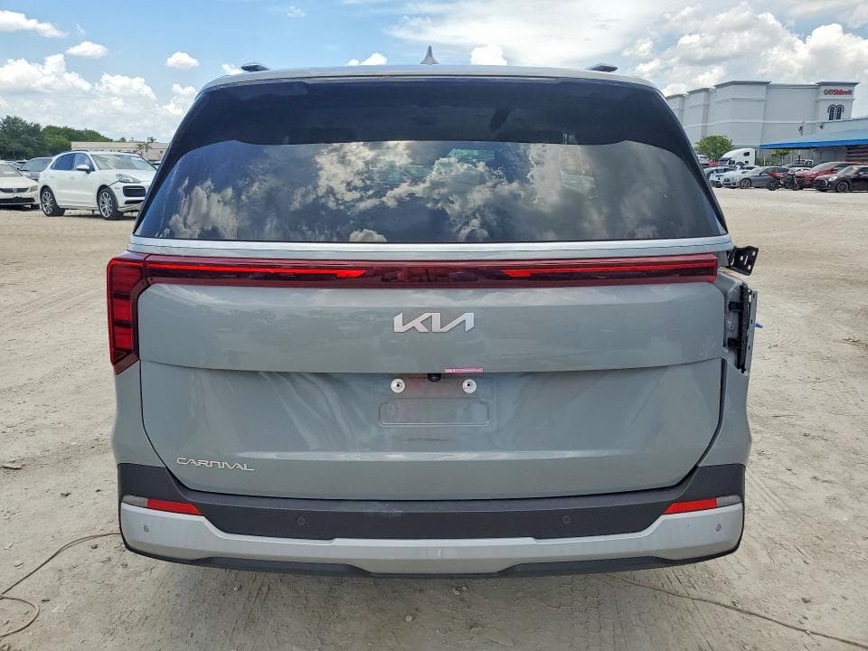 2025 KIA CARNIVAL EX 6